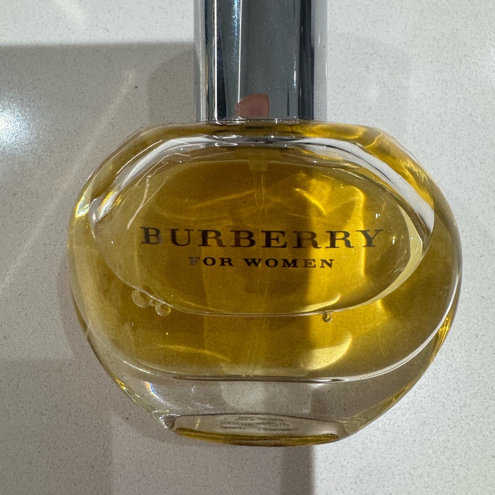 Burberry Eau de Parfum with Golden Hue